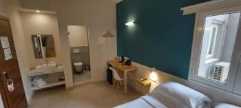 Deluxe Double Room5